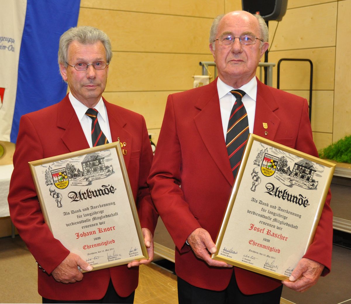13.05.2011 - 146 - Neue Ehrenmitglieder. Johann Knorr und Josef Rascher