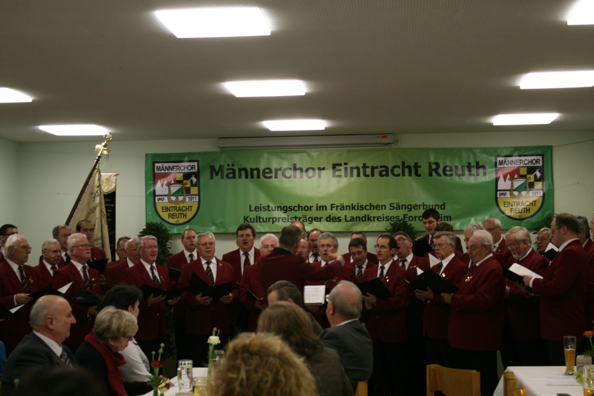 Ehrungsabend 2013 - 6 - Eintracht Reuth gestaltet seinen Fetabend