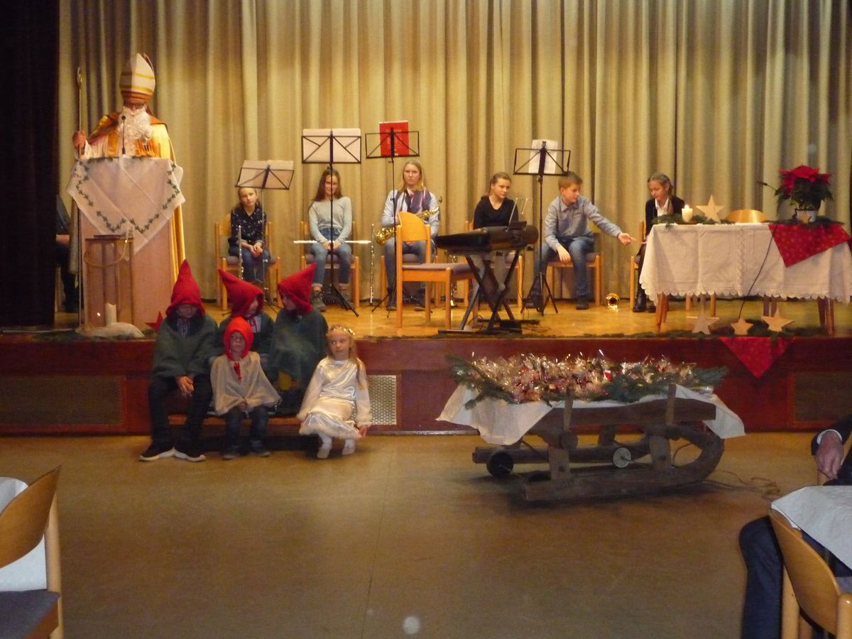 - 7 - Adventsfeier im Don Bosco - Saal