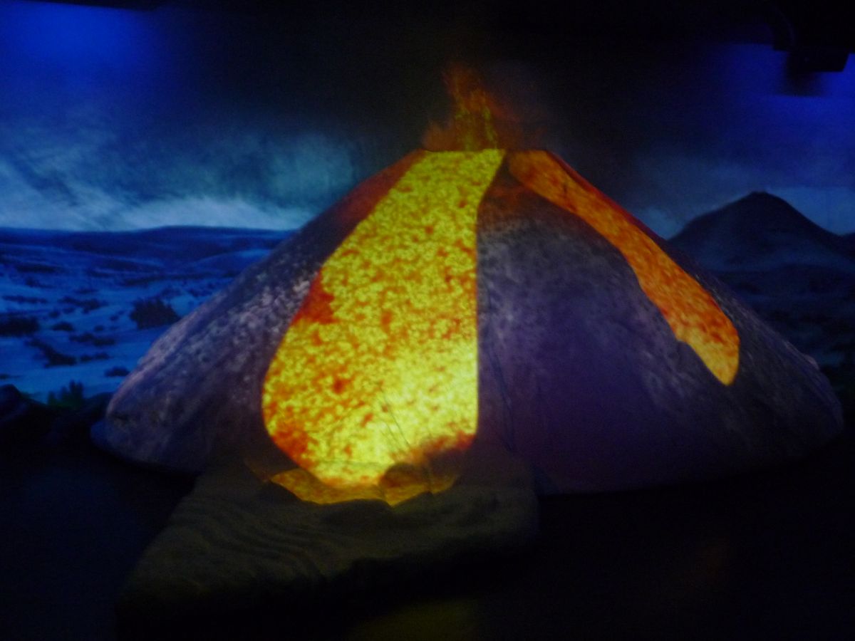 - 5 - Fahrt nach K&ouml;ln. Vortrag im Vulkanmuseum in Mendig.