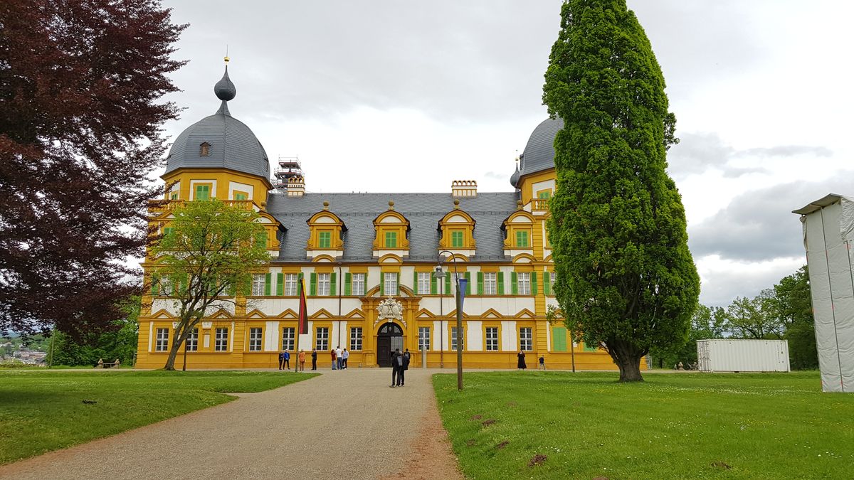 -2- Schloss Seehof
