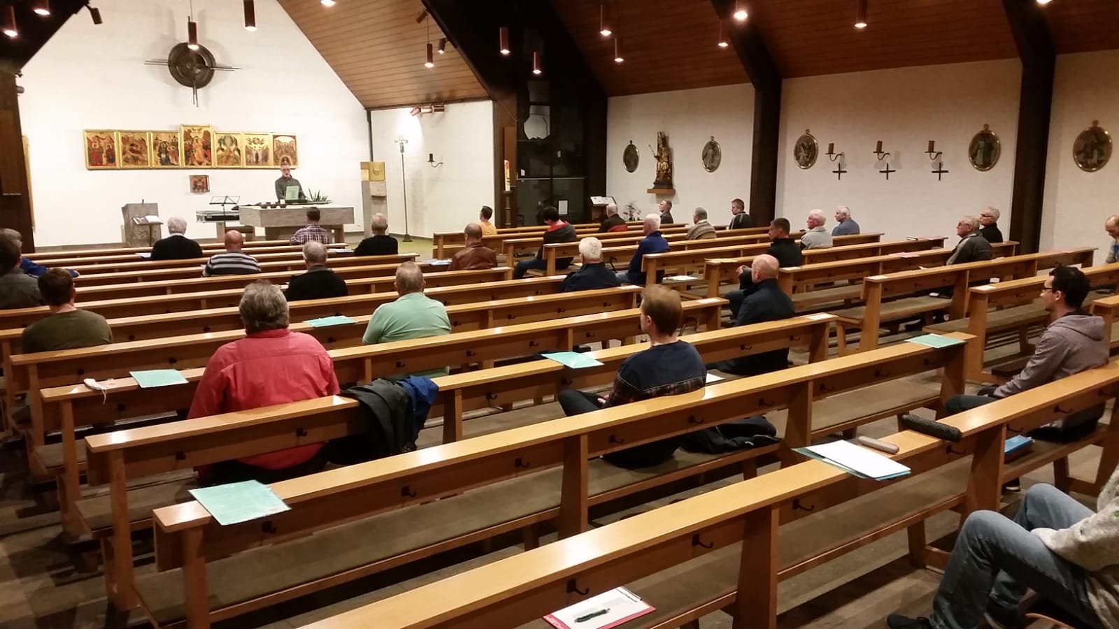 - 2 - Überblick über die Kirche