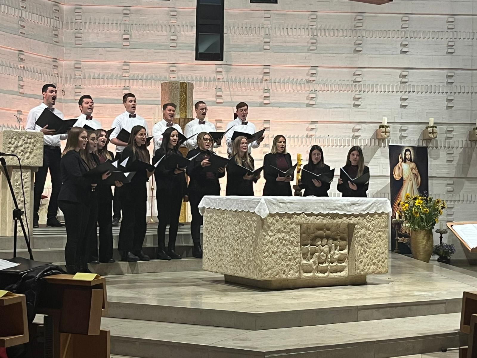 -8- Polyphonia Kirchenthumbach