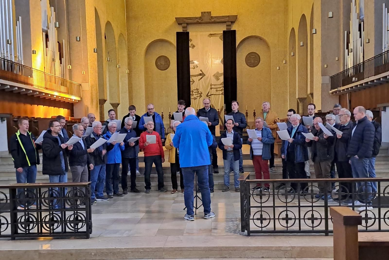 -5- Der Chor beim Auftritt